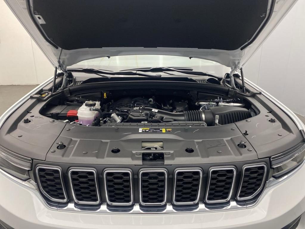 new 2025 Jeep Grand Cherokee car, priced at $41,325