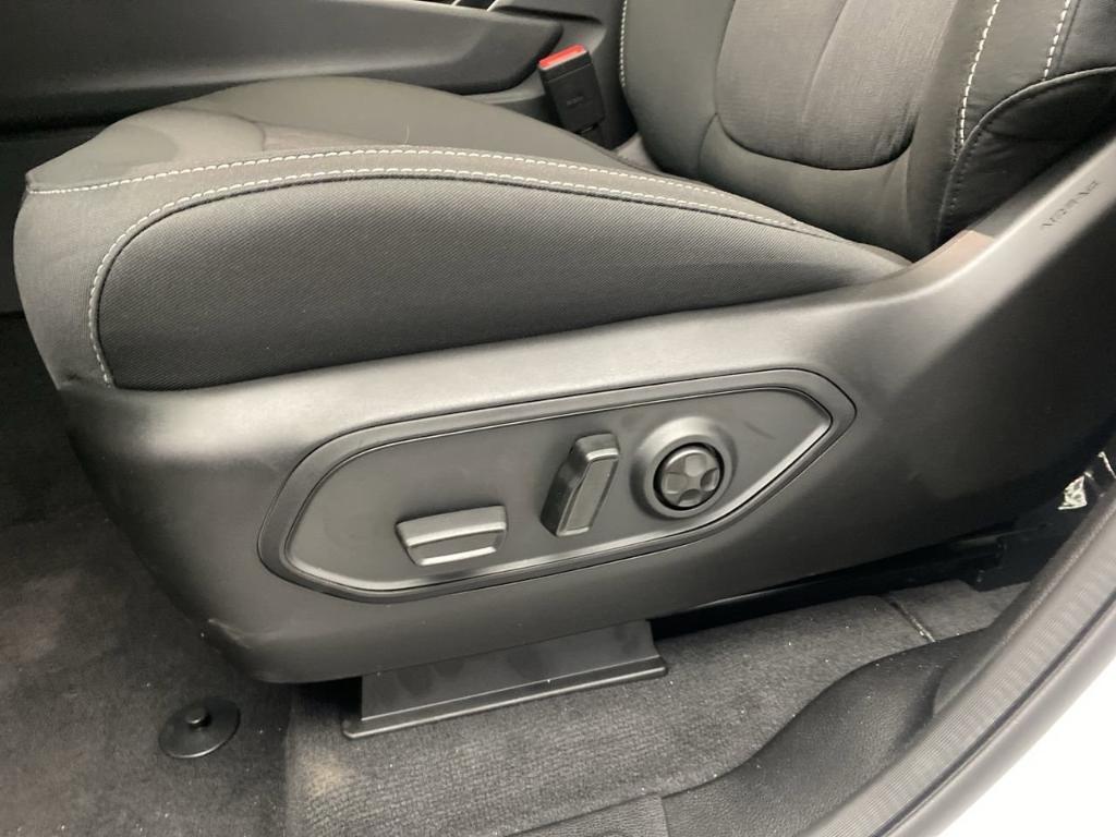 new 2025 Jeep Grand Cherokee car, priced at $41,325