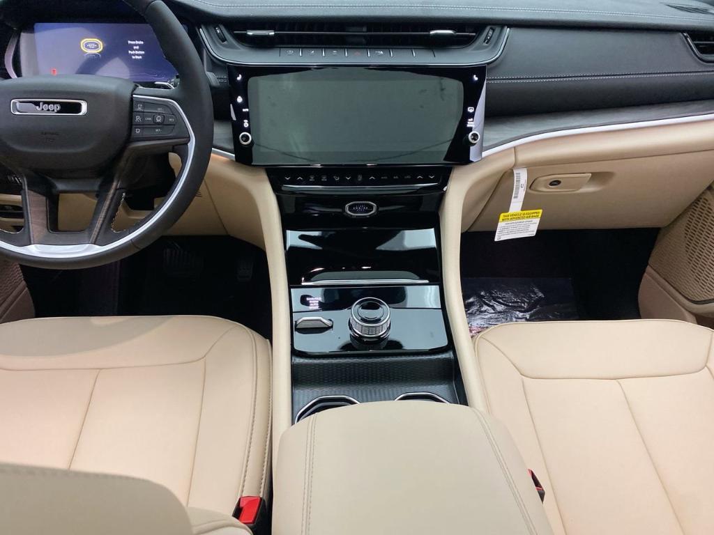 new 2026 Jeep Grand Cherokee car, priced at $45,305