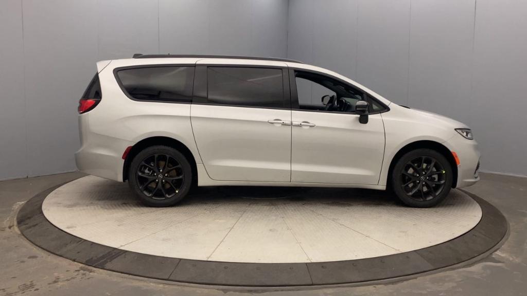 new 2026 Chrysler Pacifica car, priced at $49,945