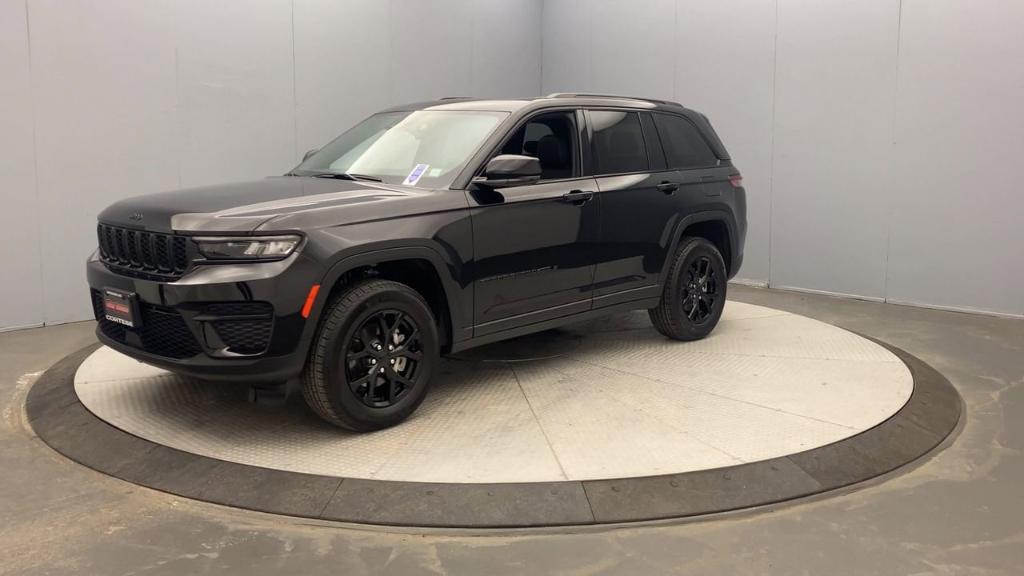 new 2025 Jeep Grand Cherokee car, priced at $44,480