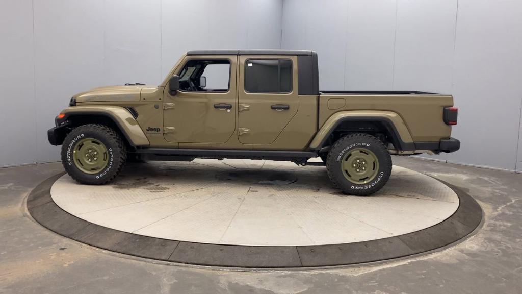 new 2026 Jeep Gladiator car, priced at $53,620