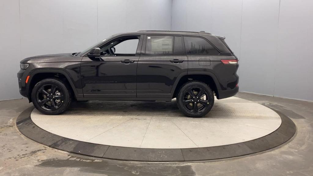 new 2025 Jeep Grand Cherokee car, priced at $50,985