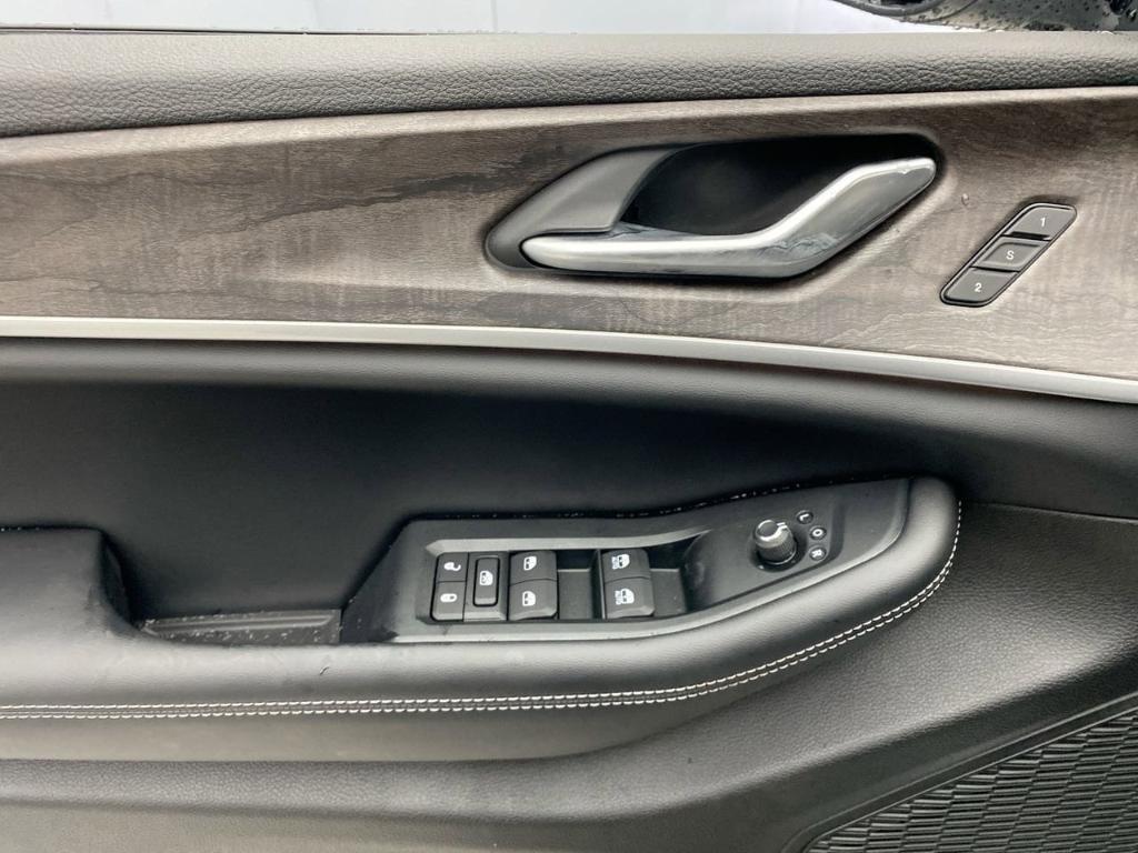 new 2025 Jeep Grand Cherokee car, priced at $49,890