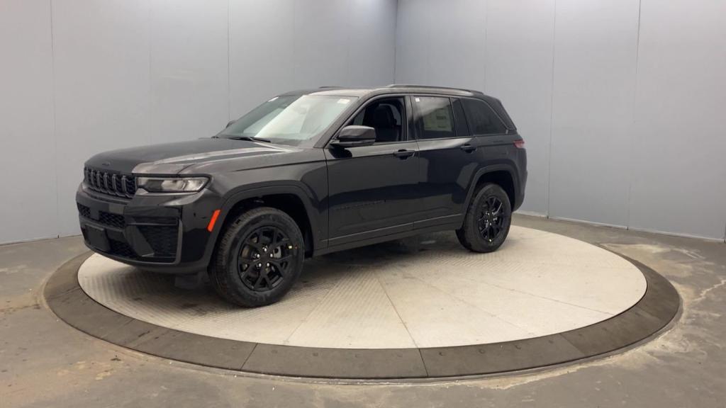 new 2026 Jeep Grand Cherokee car, priced at $47,670