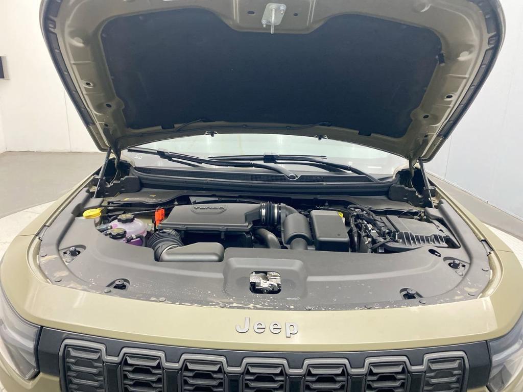 new 2026 Jeep Cherokee car, priced at $42,810
