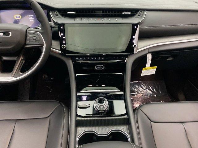 new 2026 Jeep Grand Cherokee car, priced at $48,985