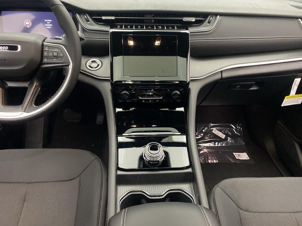 new 2025 Jeep Grand Cherokee L car, priced at $40,825