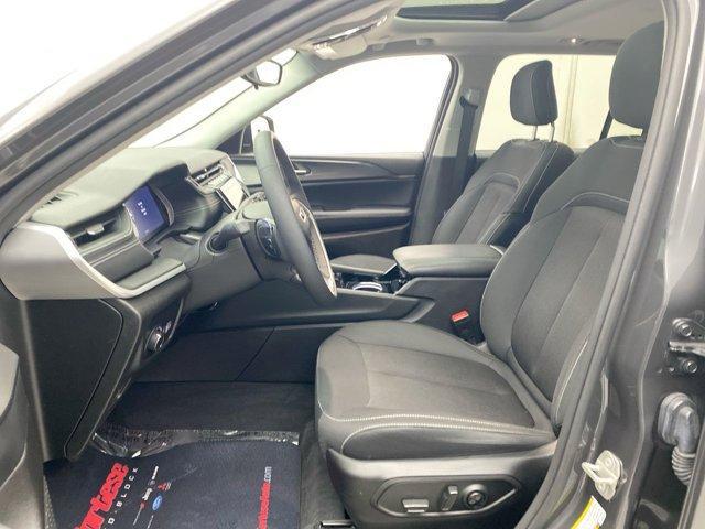 used 2023 Jeep Grand Cherokee car, priced at $25,990