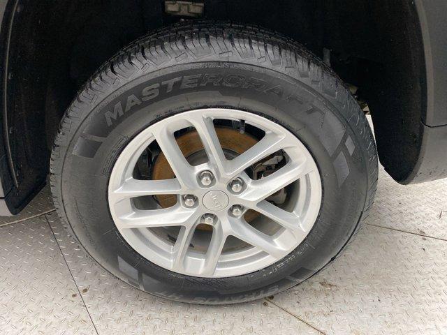 used 2023 Jeep Grand Cherokee car, priced at $25,990