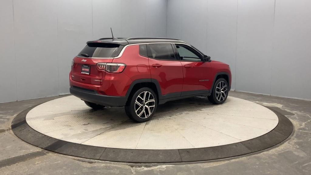 new 2025 Jeep Compass car, priced at $30,499