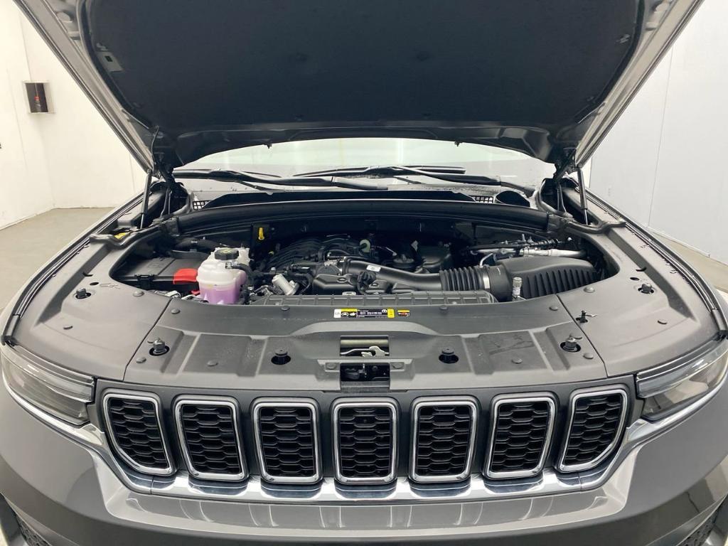 new 2025 Jeep Grand Cherokee car, priced at $42,520