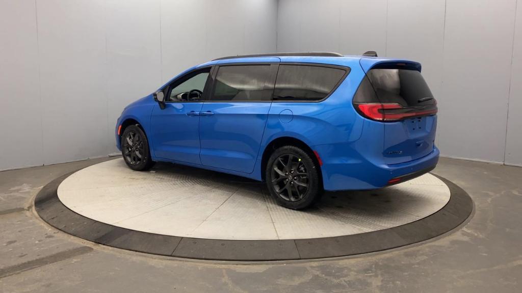 new 2026 Chrysler Pacifica car, priced at $49,945