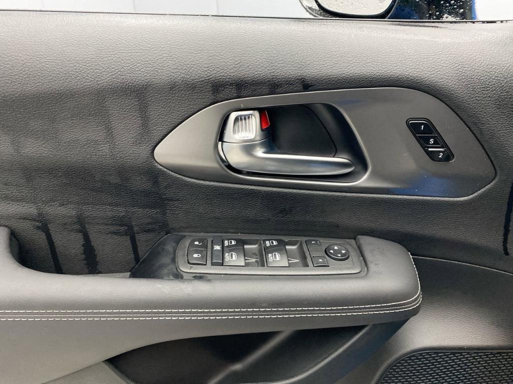 new 2026 Chrysler Pacifica car, priced at $49,945