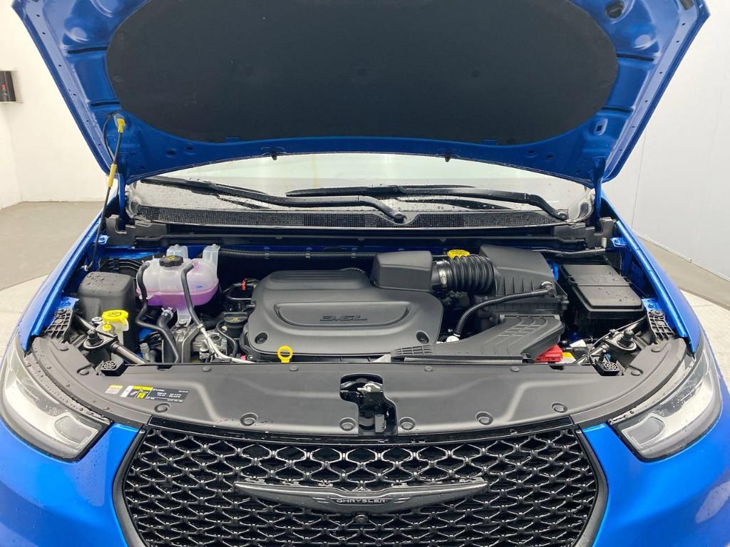 new 2026 Chrysler Pacifica car, priced at $49,945