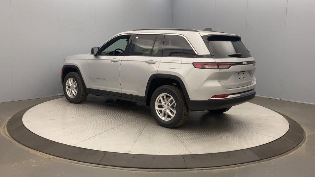 new 2025 Jeep Grand Cherokee car, priced at $41,920