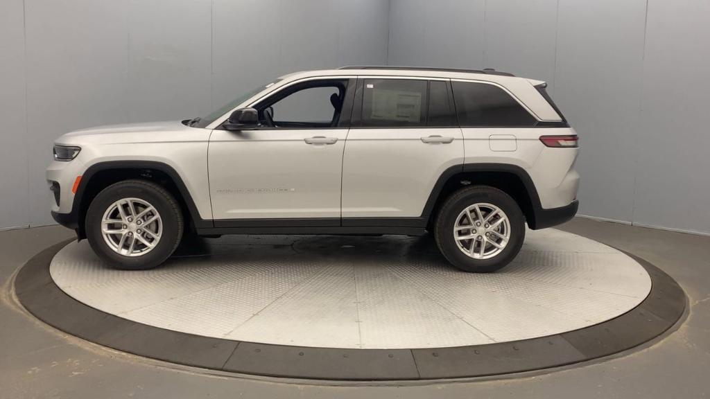 new 2025 Jeep Grand Cherokee car, priced at $41,920