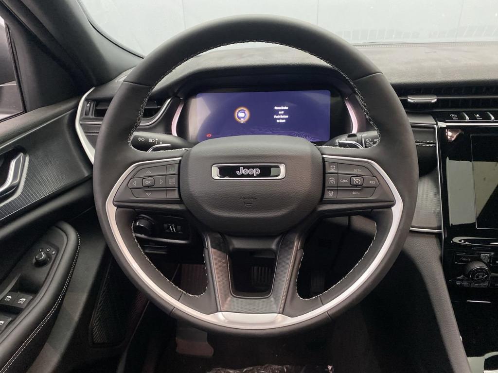 new 2025 Jeep Grand Cherokee car, priced at $41,325