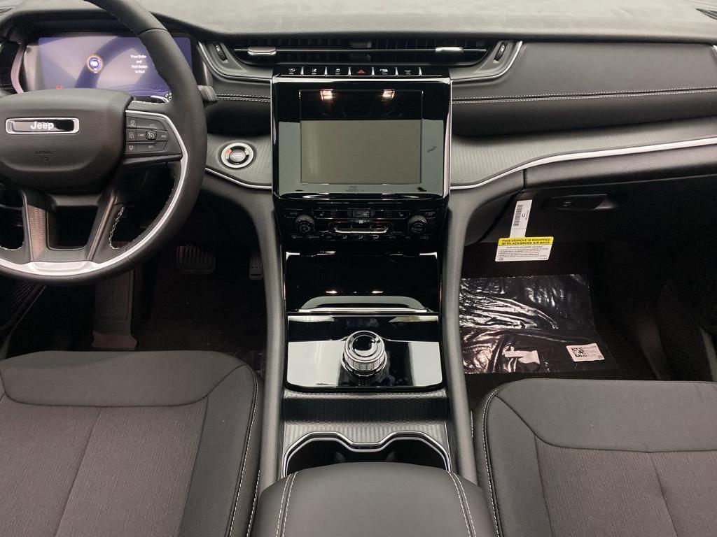 new 2025 Jeep Grand Cherokee car, priced at $41,325