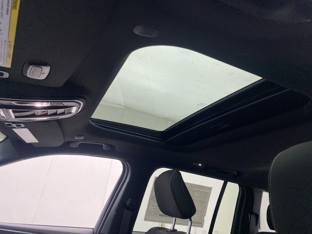 new 2025 Jeep Grand Cherokee car, priced at $41,325