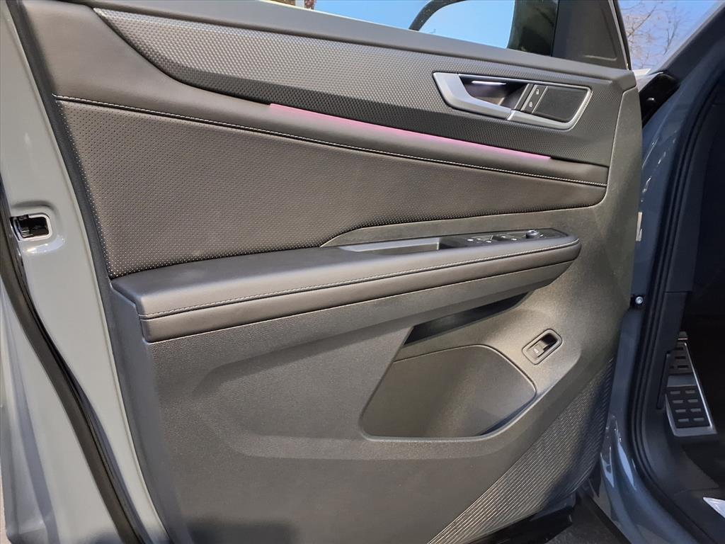 new 2026 Volkswagen Atlas Cross Sport car, priced at $49,042