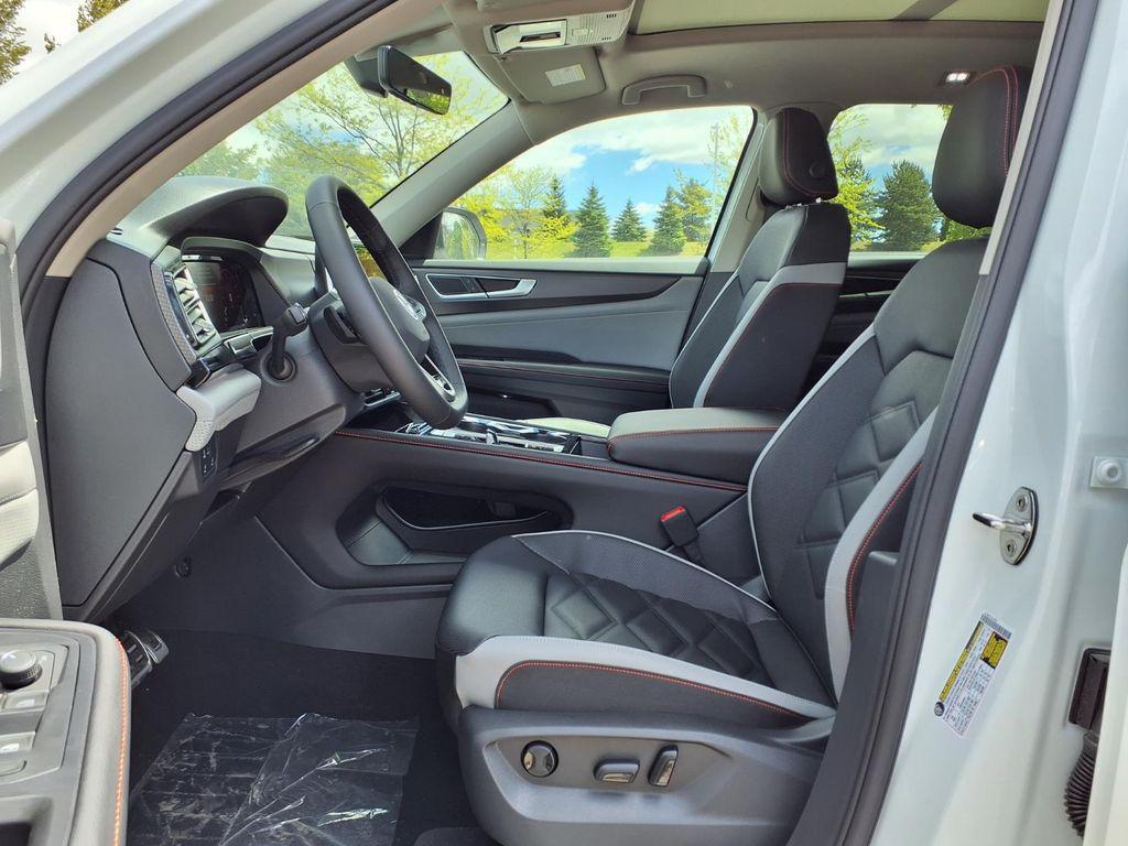 new 2026 Volkswagen Atlas car, priced at $45,513