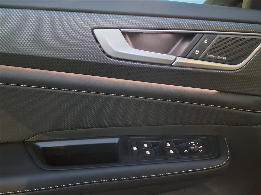 new 2026 Volkswagen Atlas Cross Sport car, priced at $52,406