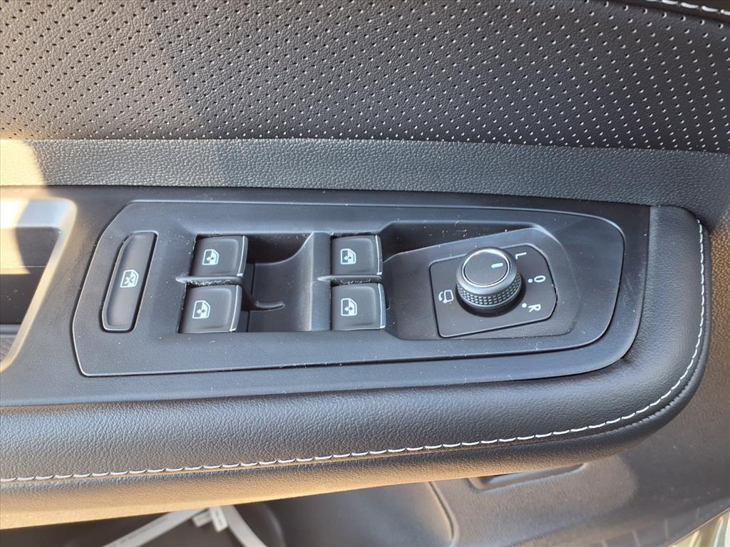 new 2026 Volkswagen Atlas car, priced at $52,181