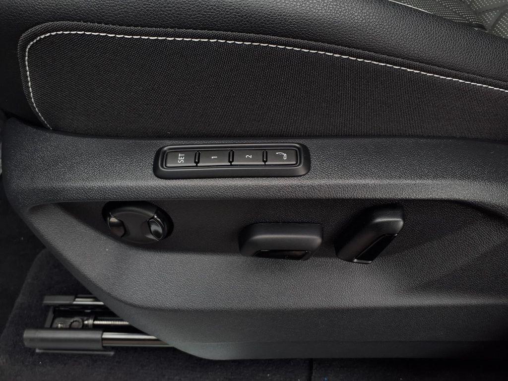 new 2026 Volkswagen Atlas car, priced at $54,216