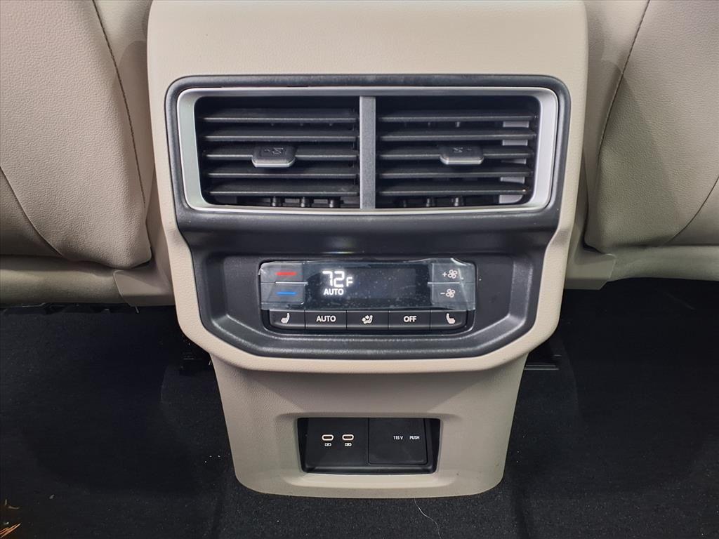 new 2026 Volkswagen Atlas car, priced at $49,371