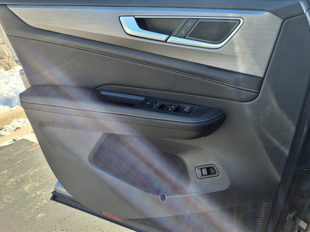 new 2026 Volkswagen Atlas Cross Sport car, priced at $44,810