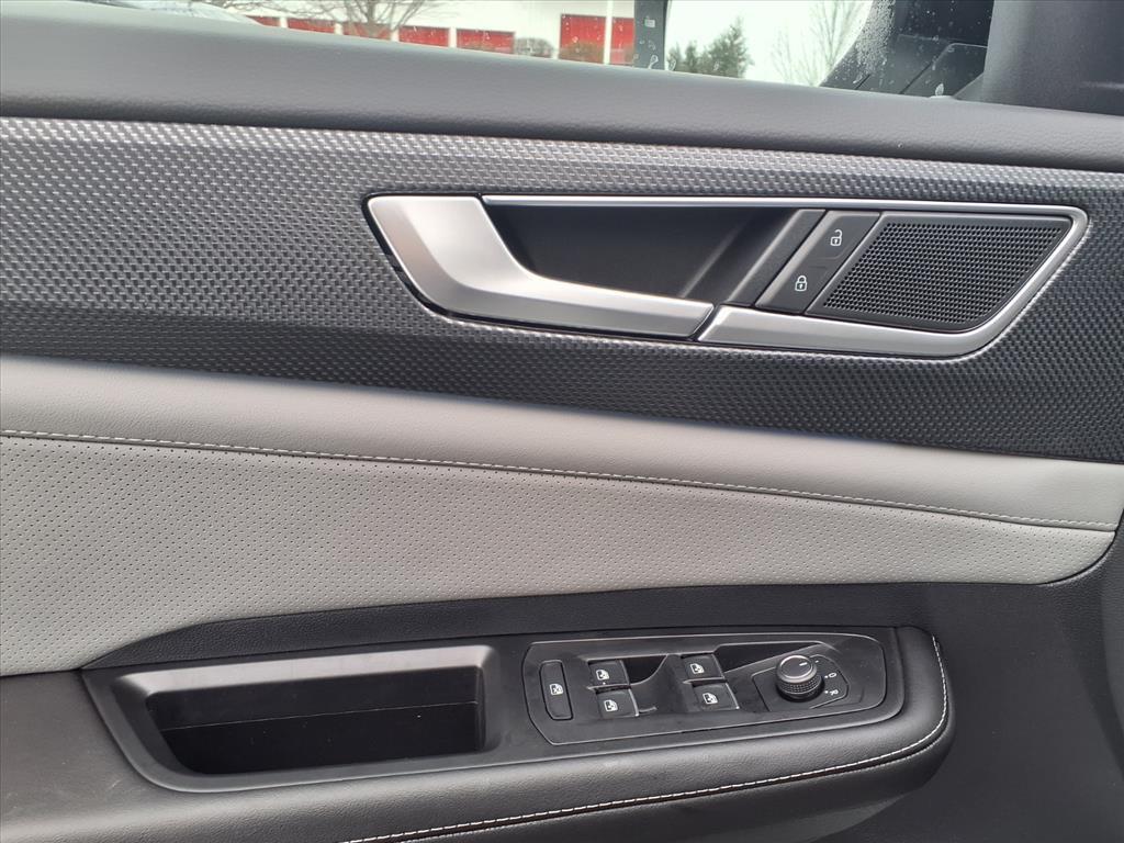 new 2026 Volkswagen Atlas Cross Sport car, priced at $49,237