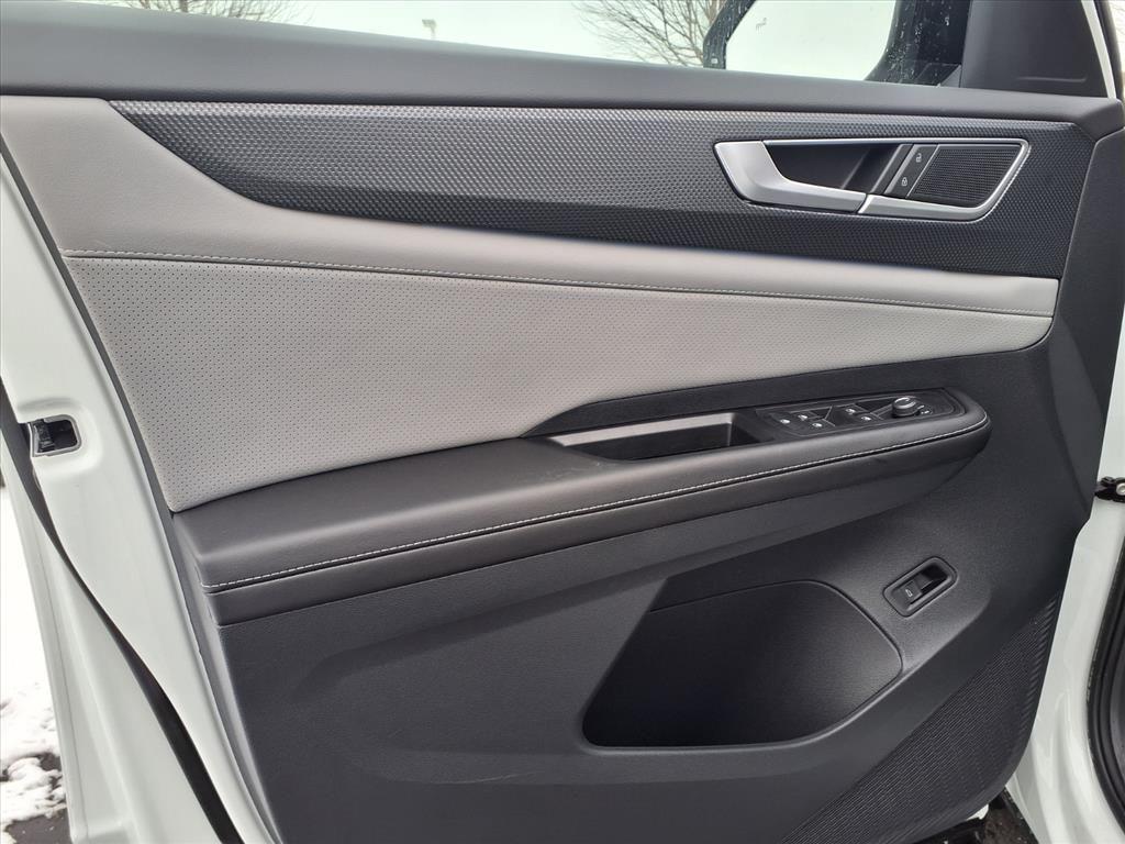 new 2026 Volkswagen Atlas Cross Sport car, priced at $48,237