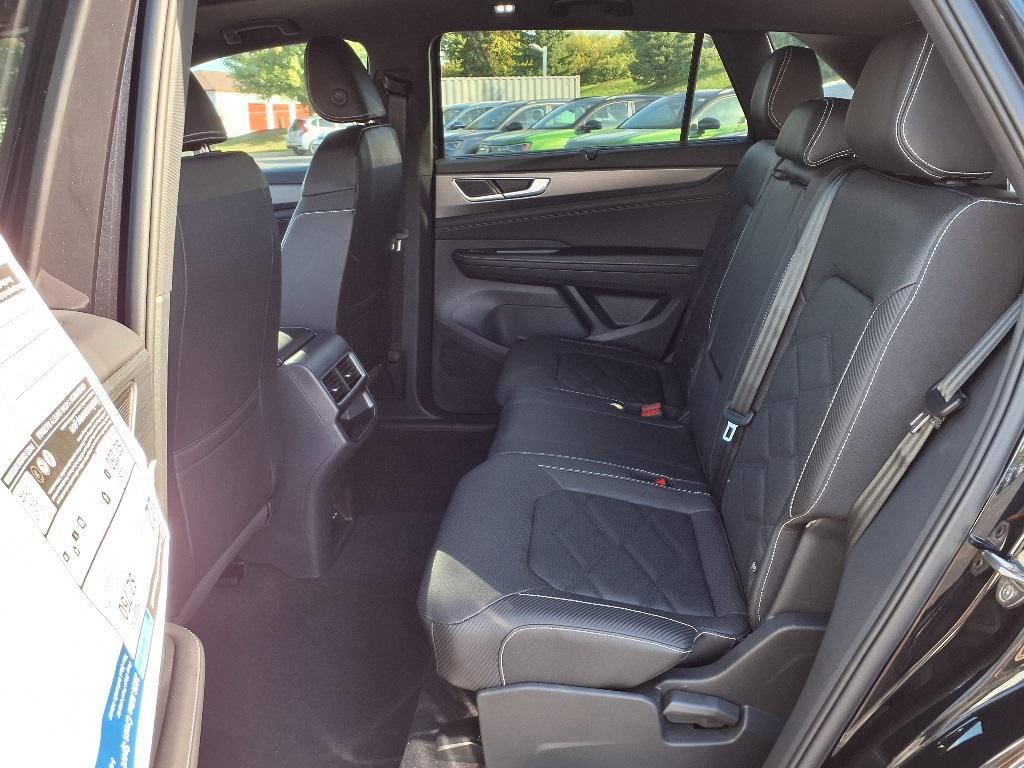 new 2026 Volkswagen Atlas Cross Sport car, priced at $44,615