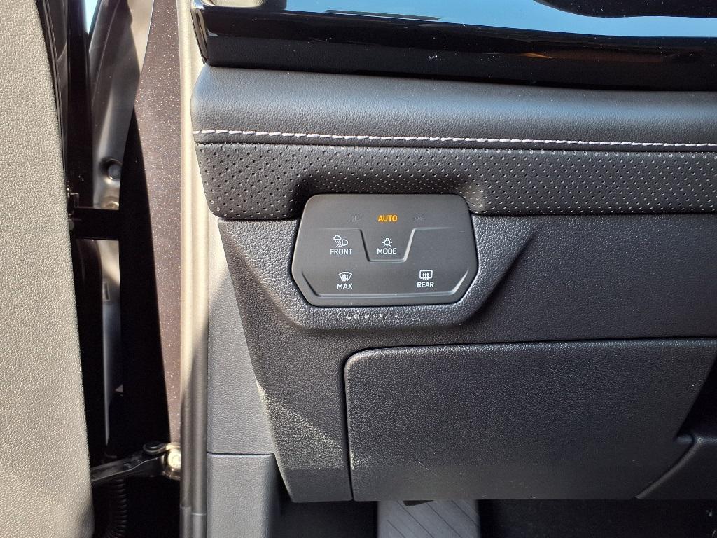 new 2026 Volkswagen Atlas Cross Sport car, priced at $44,615