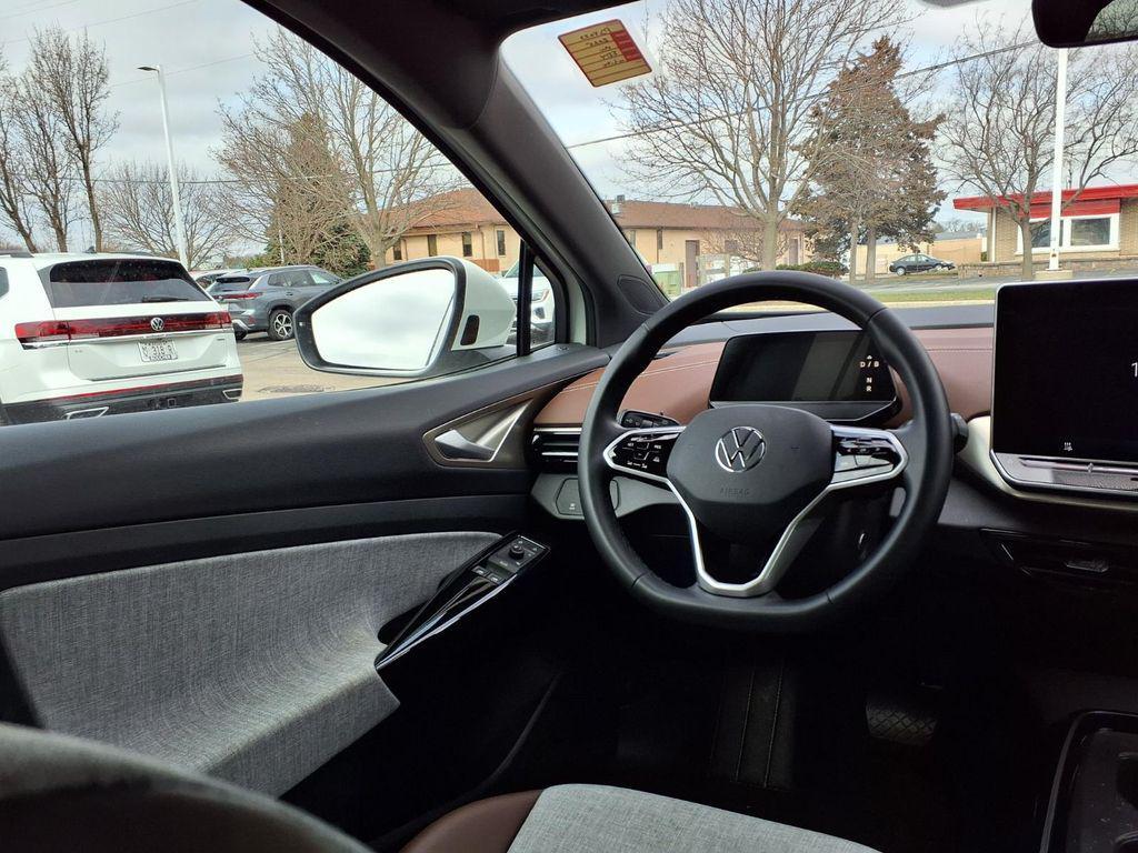 used 2025 Volkswagen ID.4 car, priced at $29,490