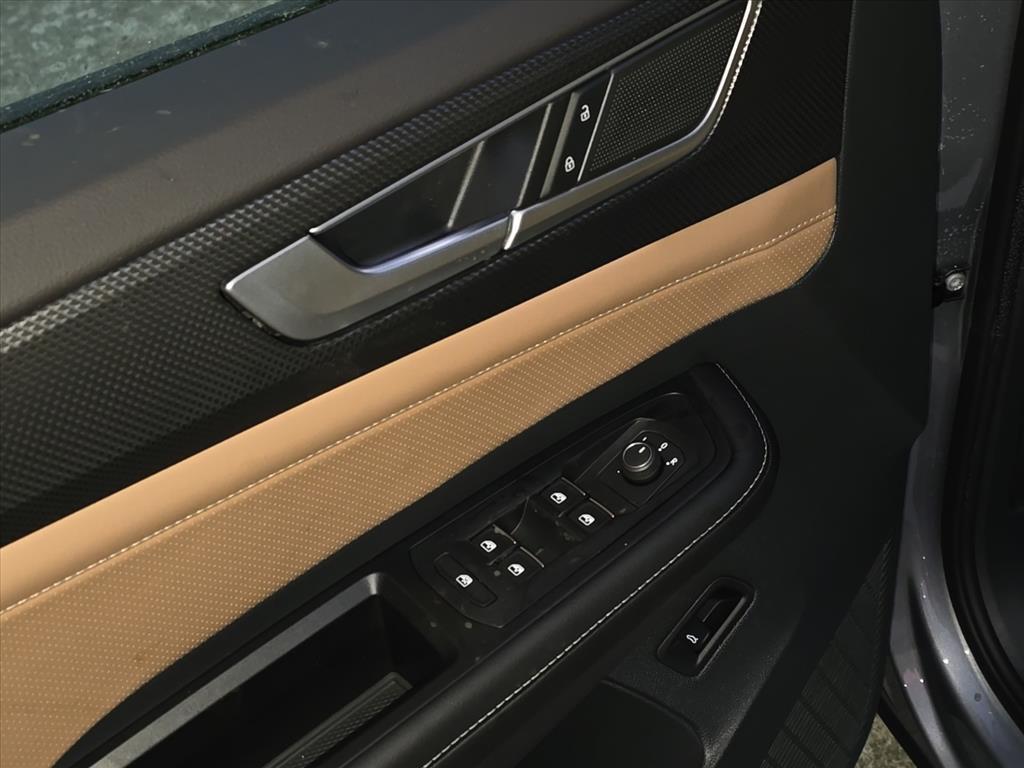 new 2026 Volkswagen Atlas Cross Sport car, priced at $49,009