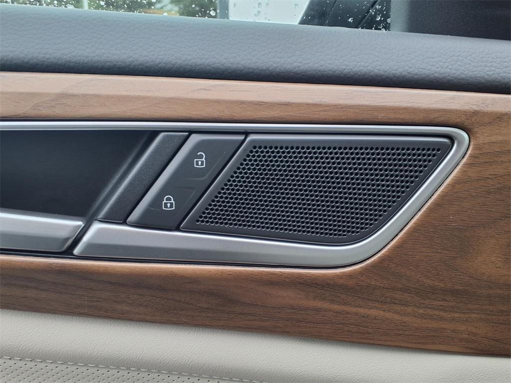 new 2026 Volkswagen Atlas car, priced at $38,745