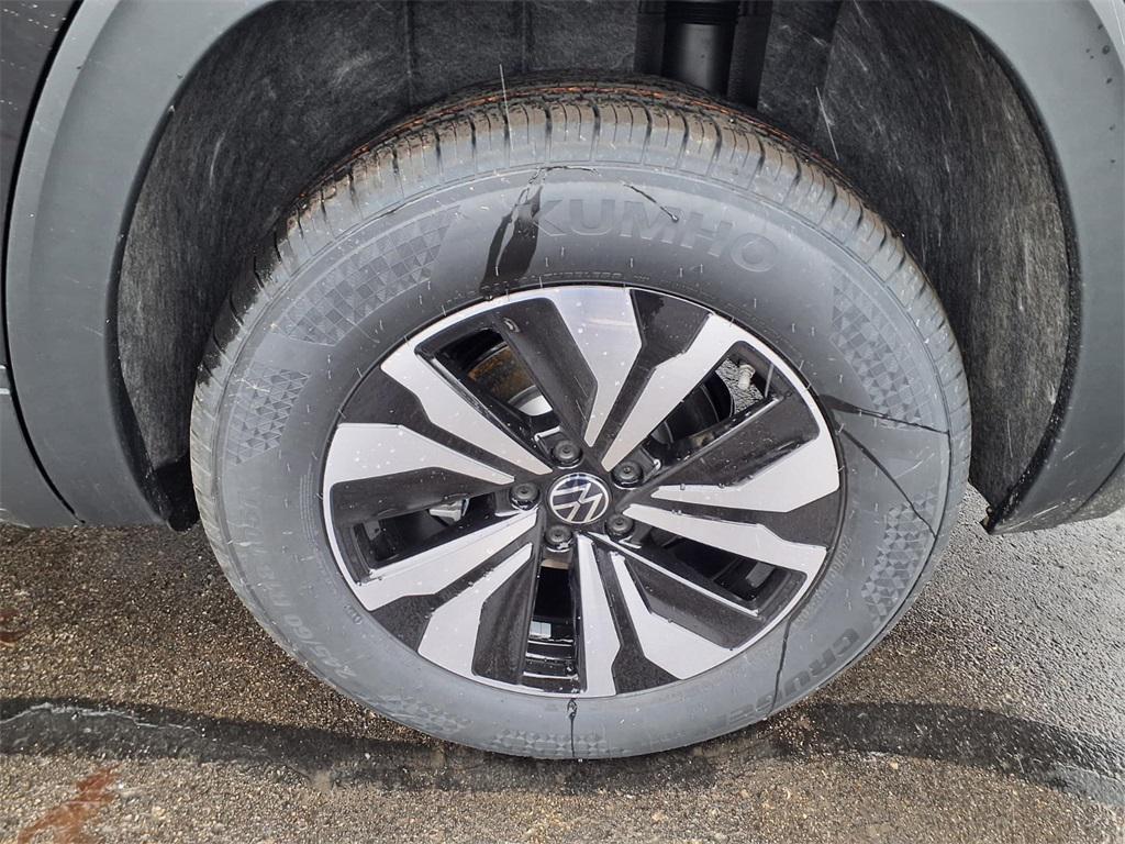 new 2026 Volkswagen Atlas car, priced at $38,745