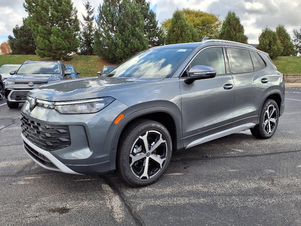 new 2025 Volkswagen Tiguan car, priced at $31,870