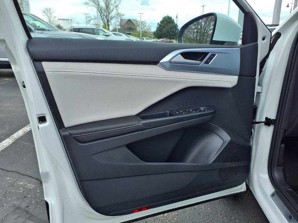 new 2026 Volkswagen Taos car, priced at $32,350
