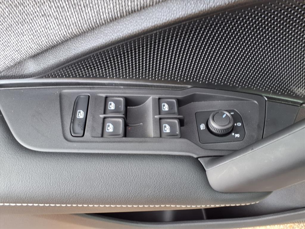 new 2025 Volkswagen Tiguan car, priced at $27,499