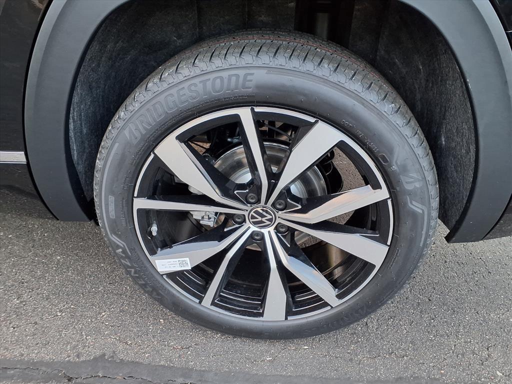 new 2026 Volkswagen Atlas car, priced at $52,181