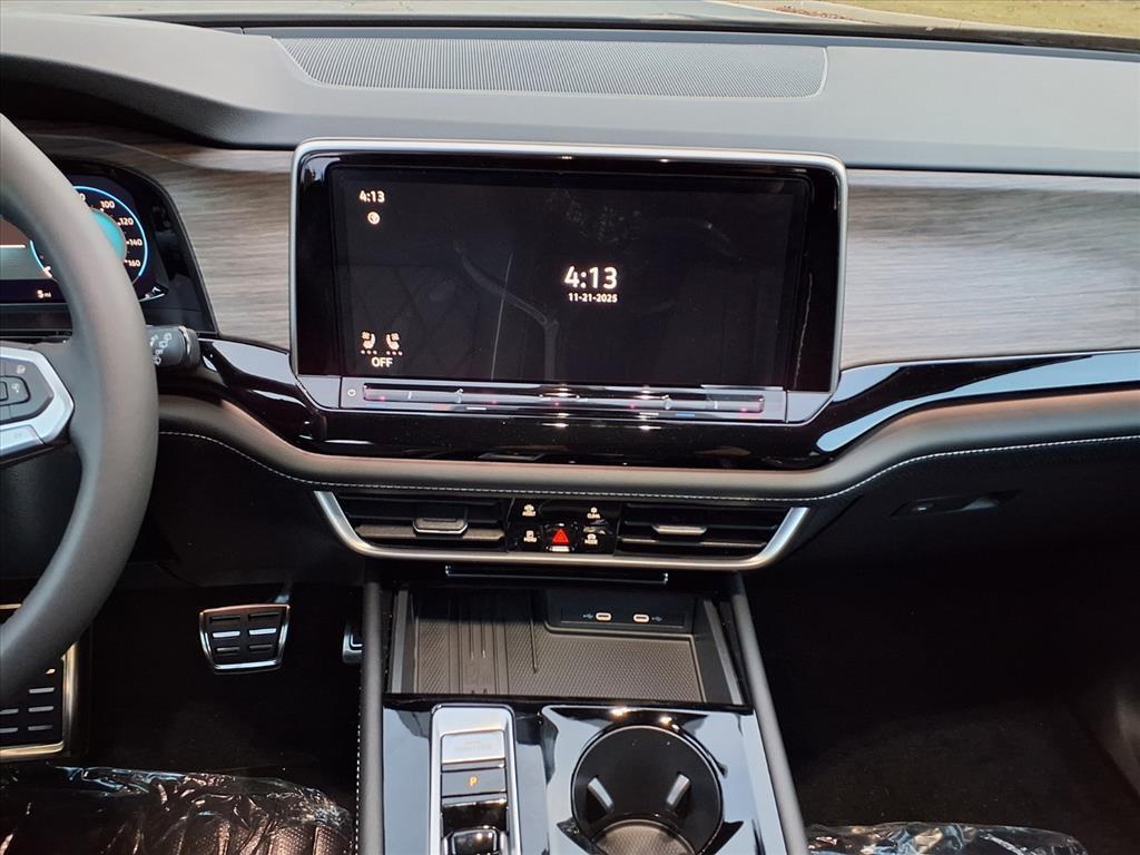 new 2026 Volkswagen Atlas car, priced at $52,181