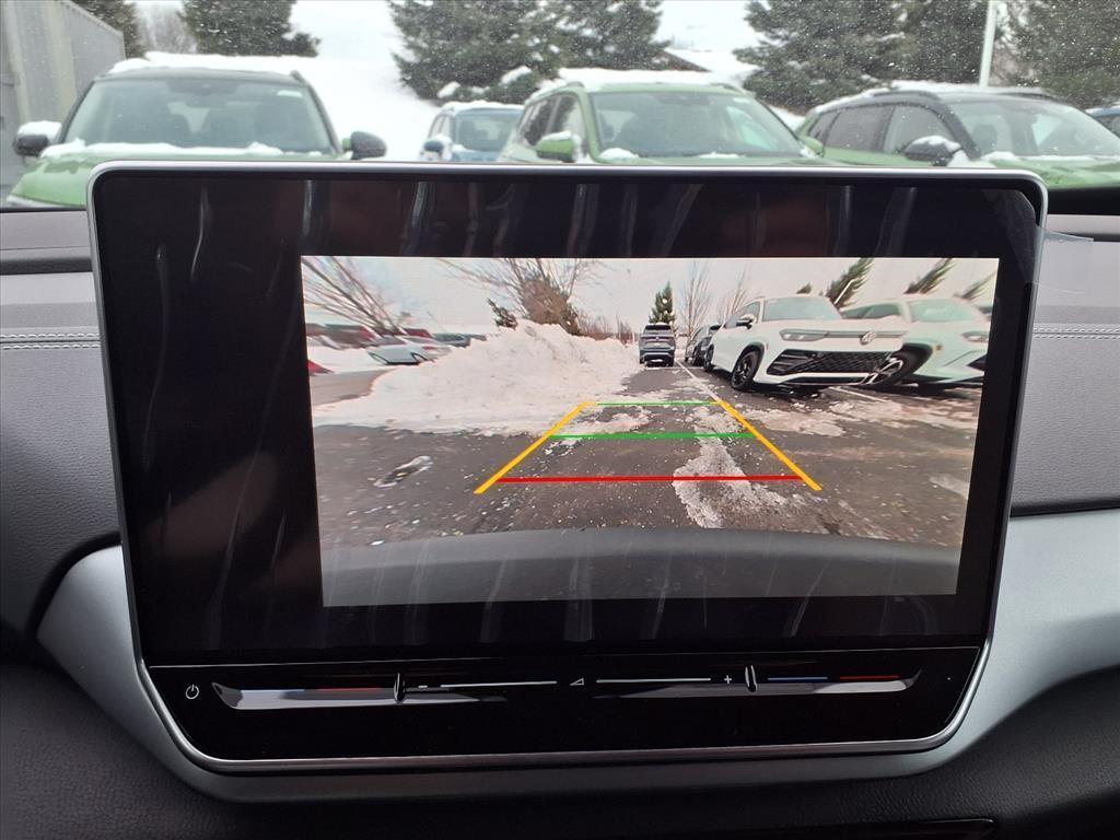 new 2025 Volkswagen ID.4 car, priced at $39,655