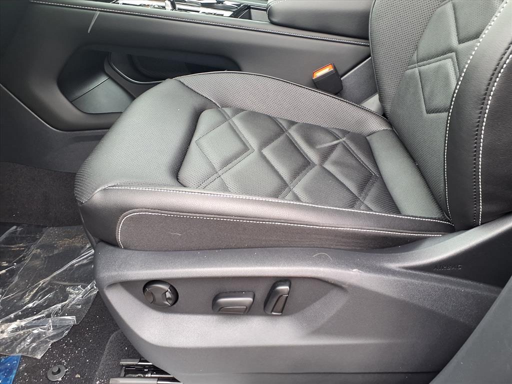 new 2026 Volkswagen Atlas car, priced at $46,022