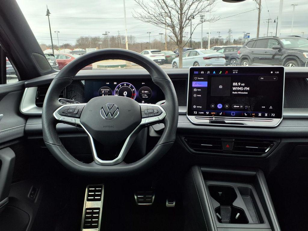 used 2025 Volkswagen Tiguan car, priced at $35,698
