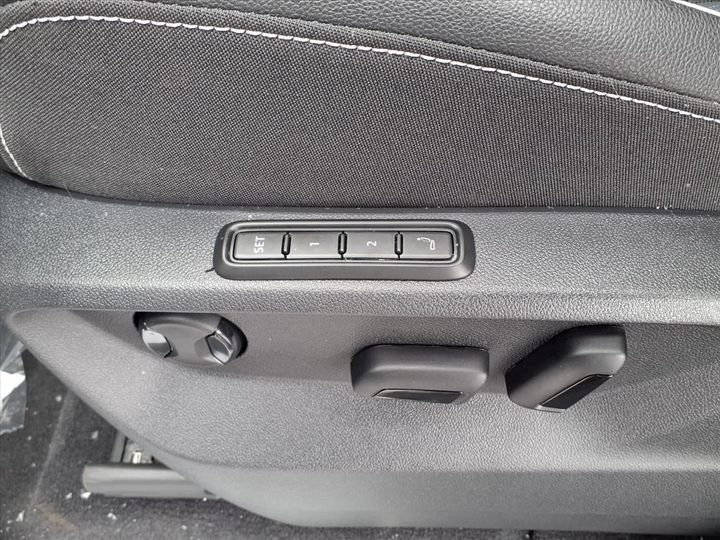 new 2026 Volkswagen Atlas Cross Sport car, priced at $51,969