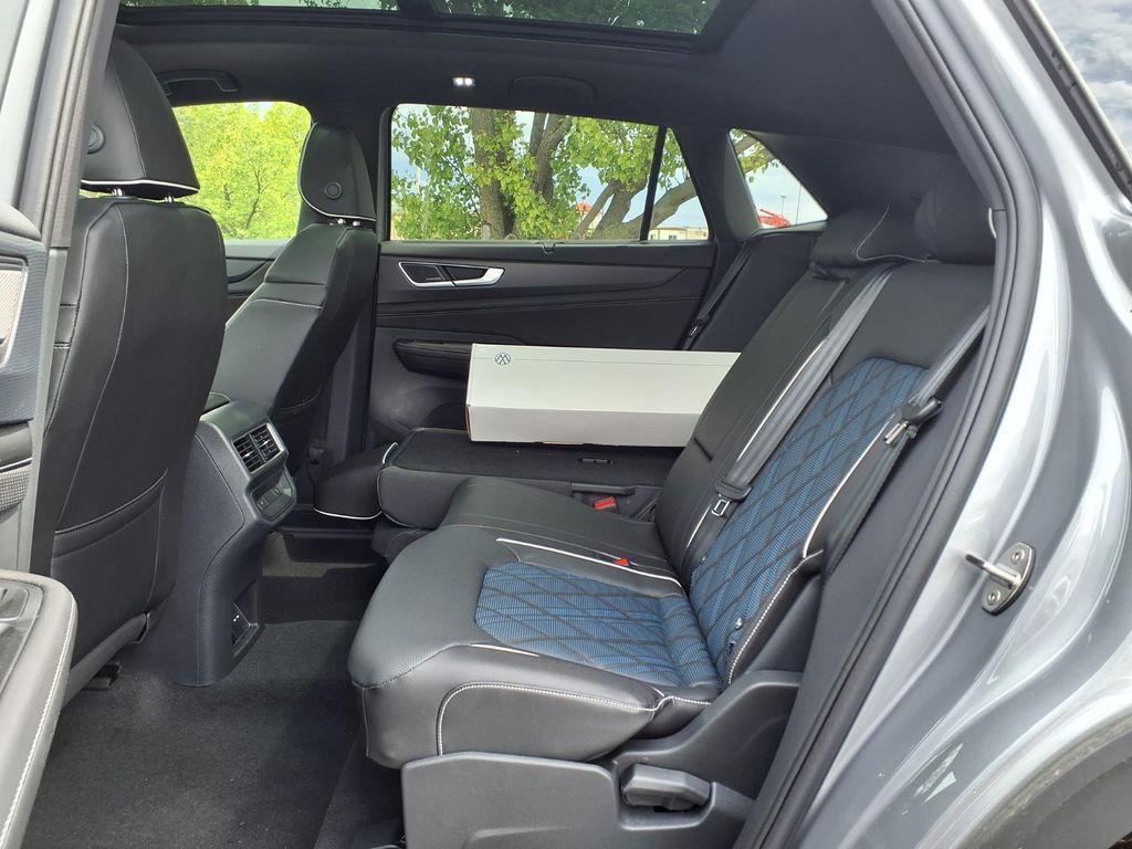 new 2026 Volkswagen Atlas Cross Sport car, priced at $51,468