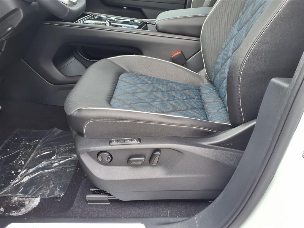 new 2026 Volkswagen Atlas Cross Sport car, priced at $52,197